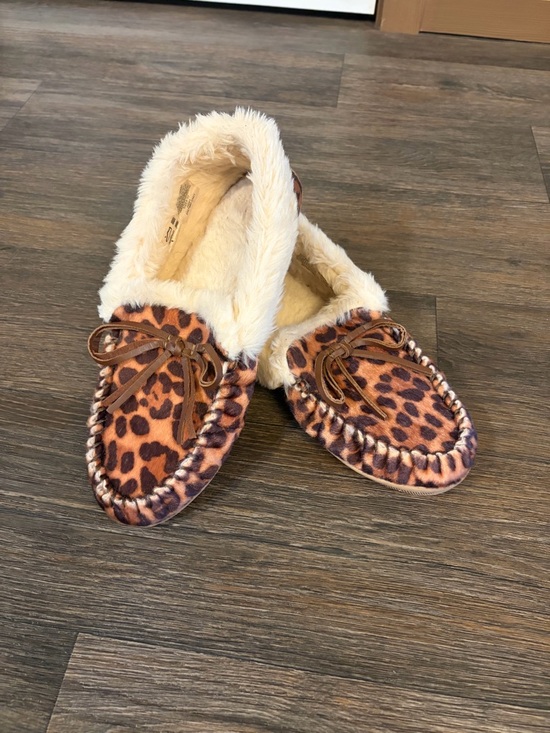 J. Crew Shoes - J. Crew Leopard Print Cozy Faux Fur Moccasin Slippers Women’s Size 10
